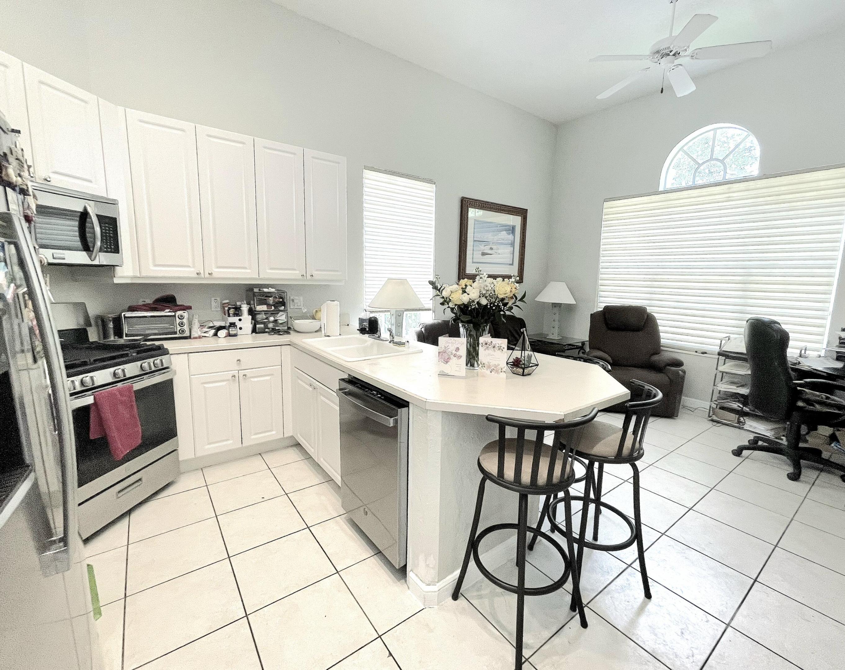 KENSINGTON AT WOODFIELD COUNTRY CLUB - Residential