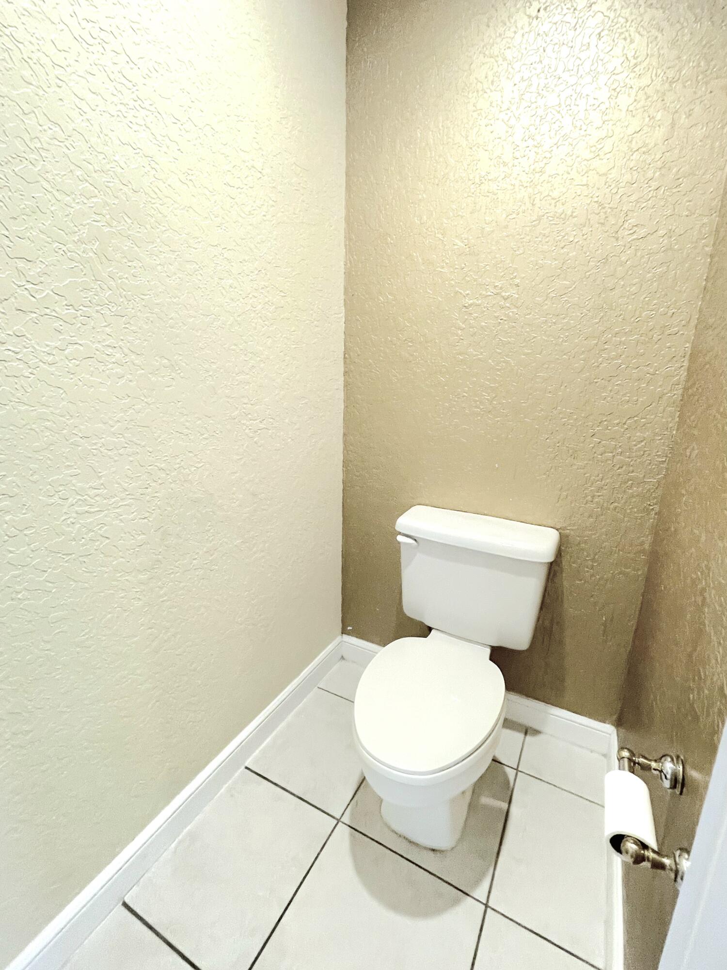 KENSINGTON AT WOODFIELD COUNTRY CLUB - Residential