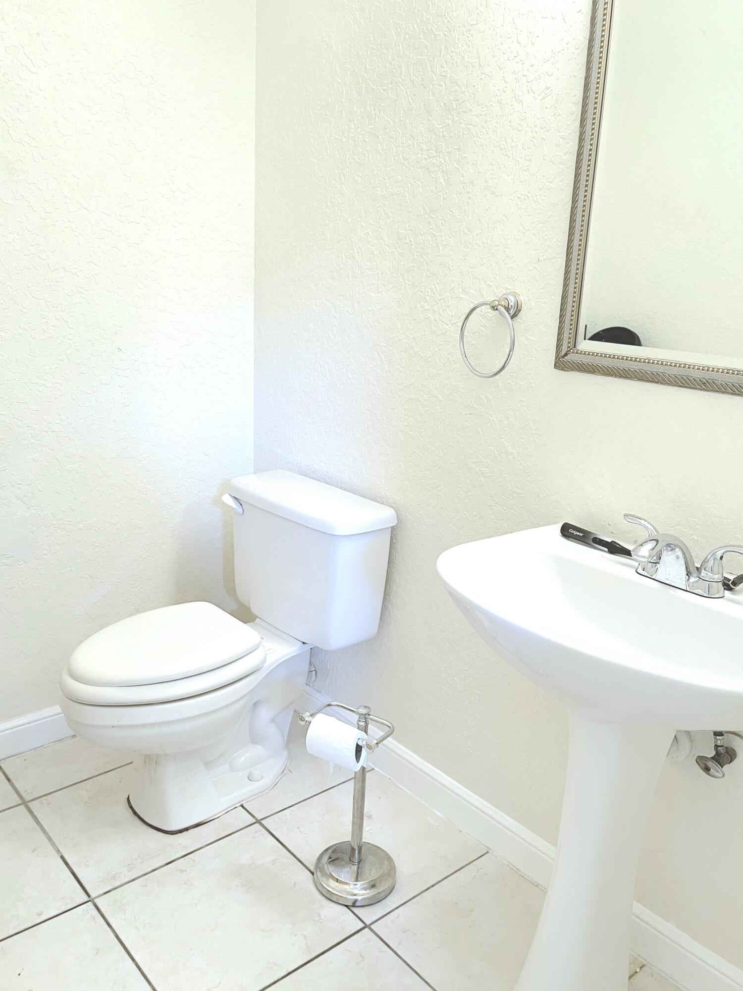 KENSINGTON AT WOODFIELD COUNTRY CLUB - Residential