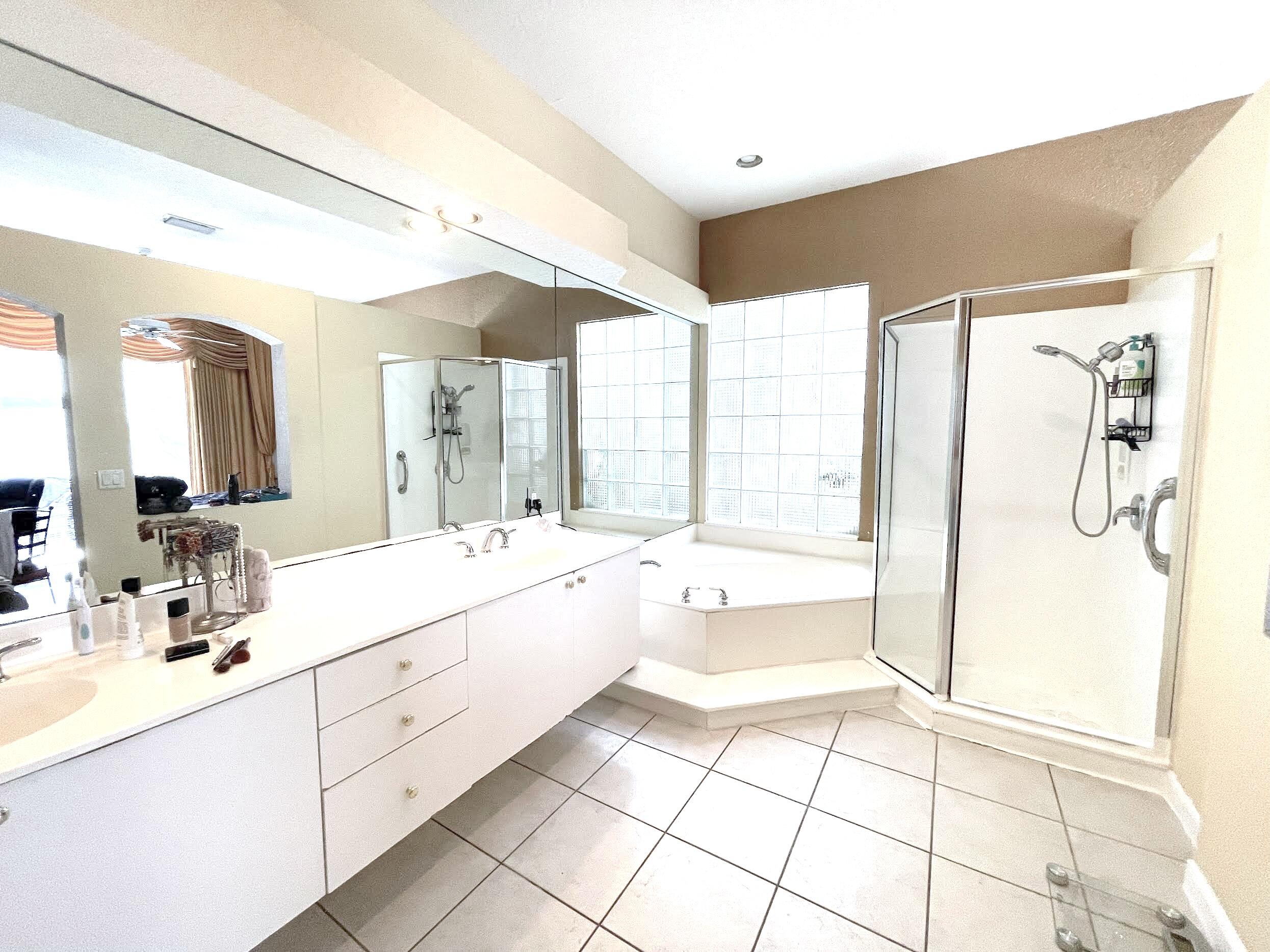 KENSINGTON AT WOODFIELD COUNTRY CLUB - Residential