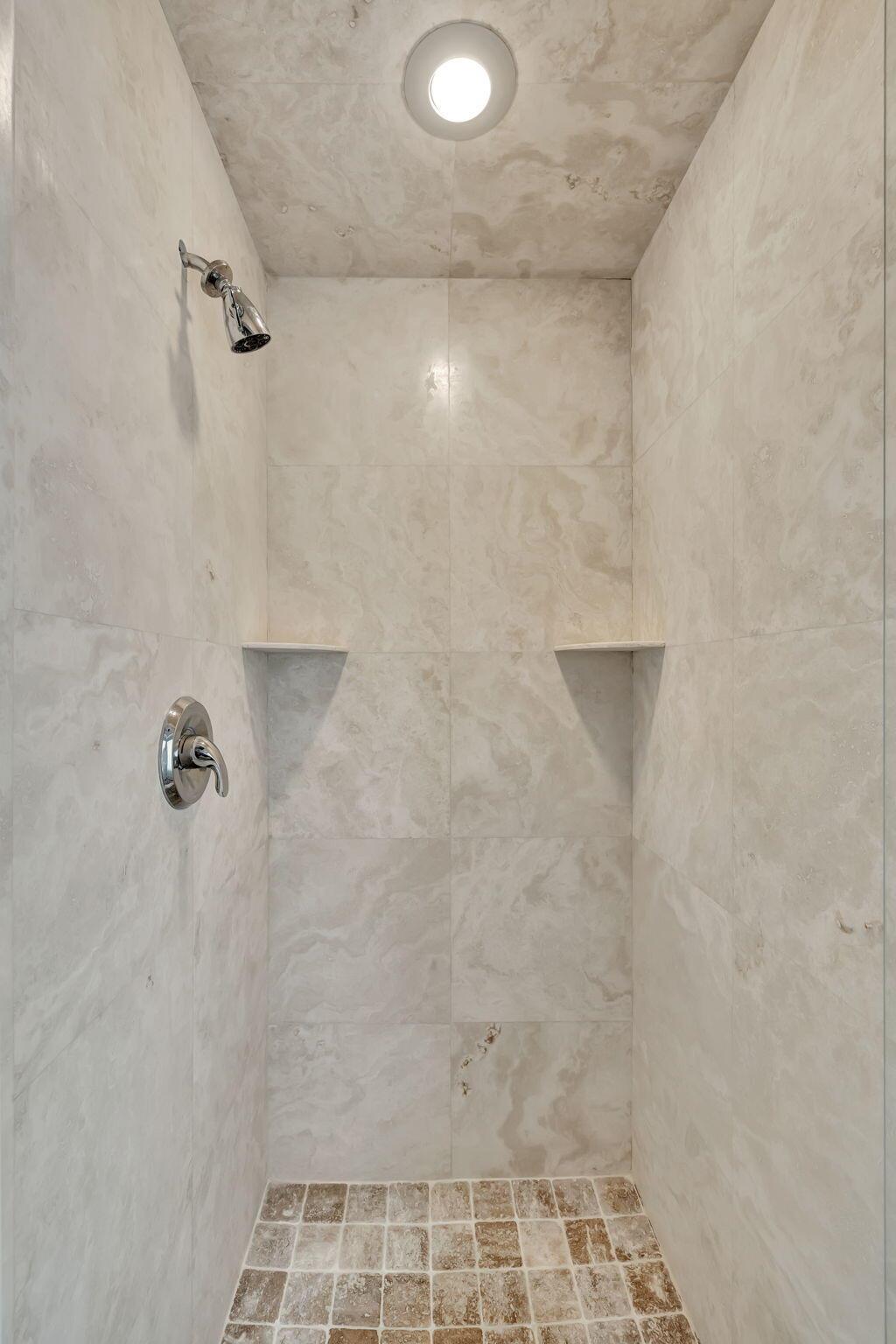 TROPIC ISLE 3RD SEC - Residential