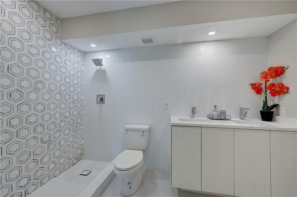 WYNMOOR VILLAGE - Residential