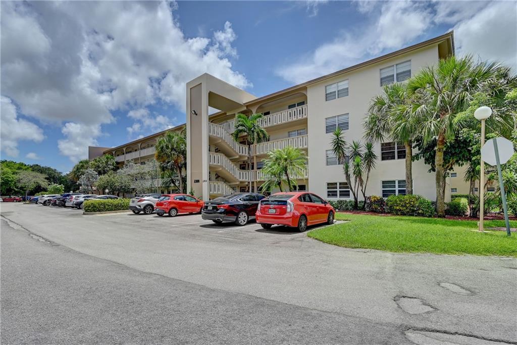 WYNMOOR VILLAGE - Residential