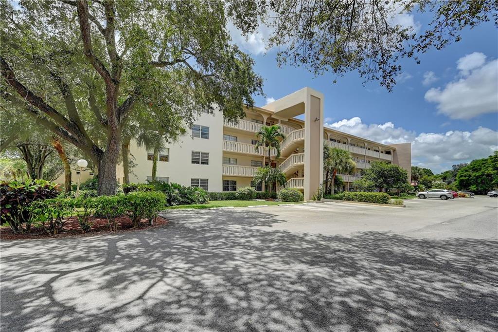 WYNMOOR VILLAGE - Residential