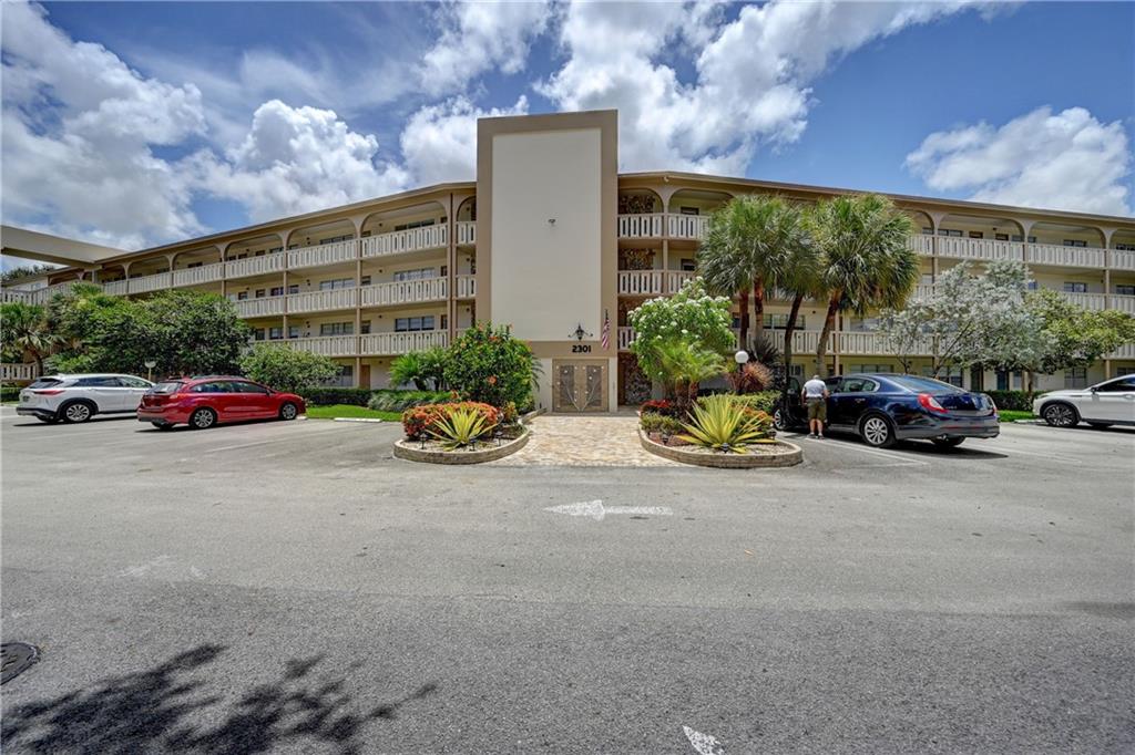 WYNMOOR VILLAGE - Residential