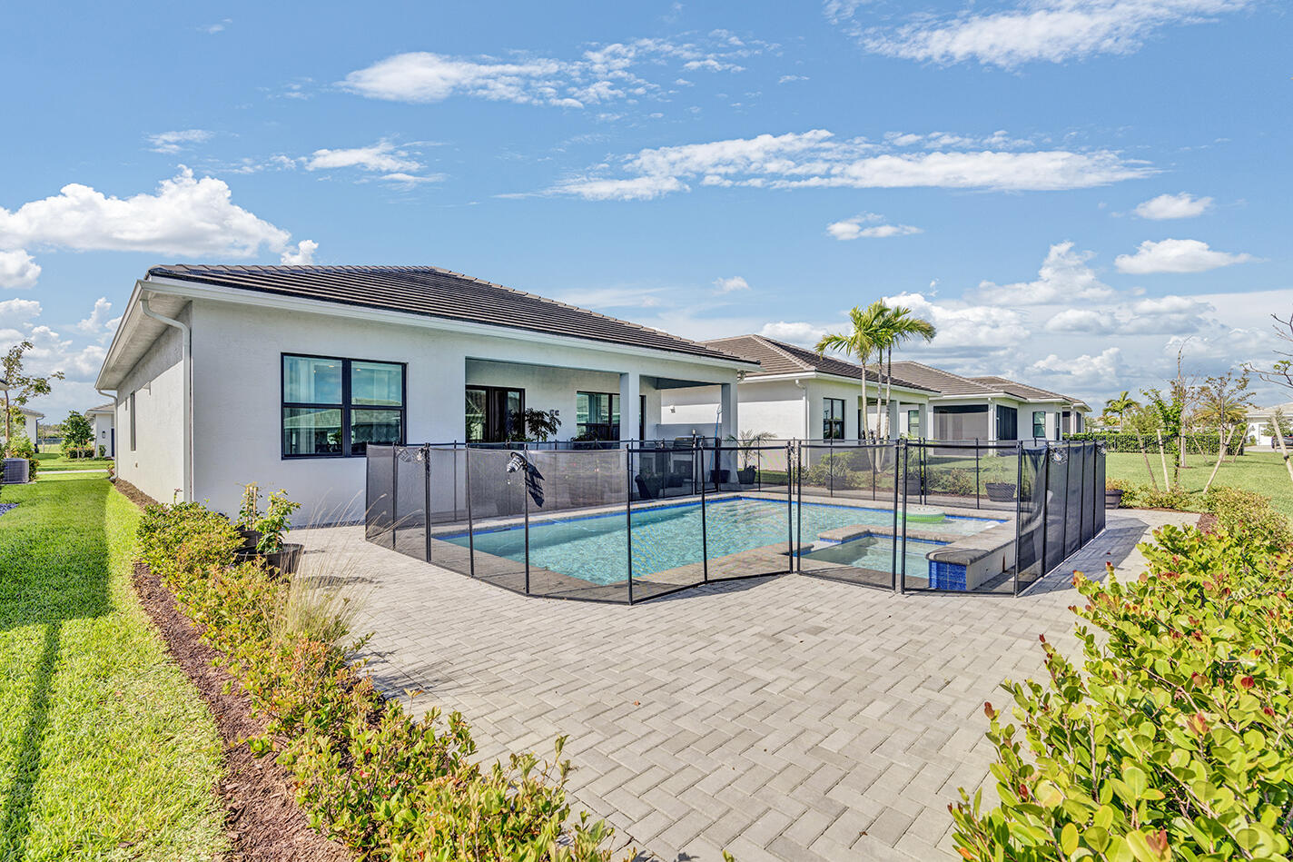 CRESSWIND PALM BEACH PHASE 3 - Residential