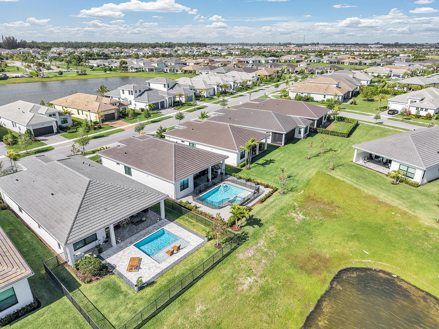 CRESSWIND PALM BEACH PHASE 3 - Residential