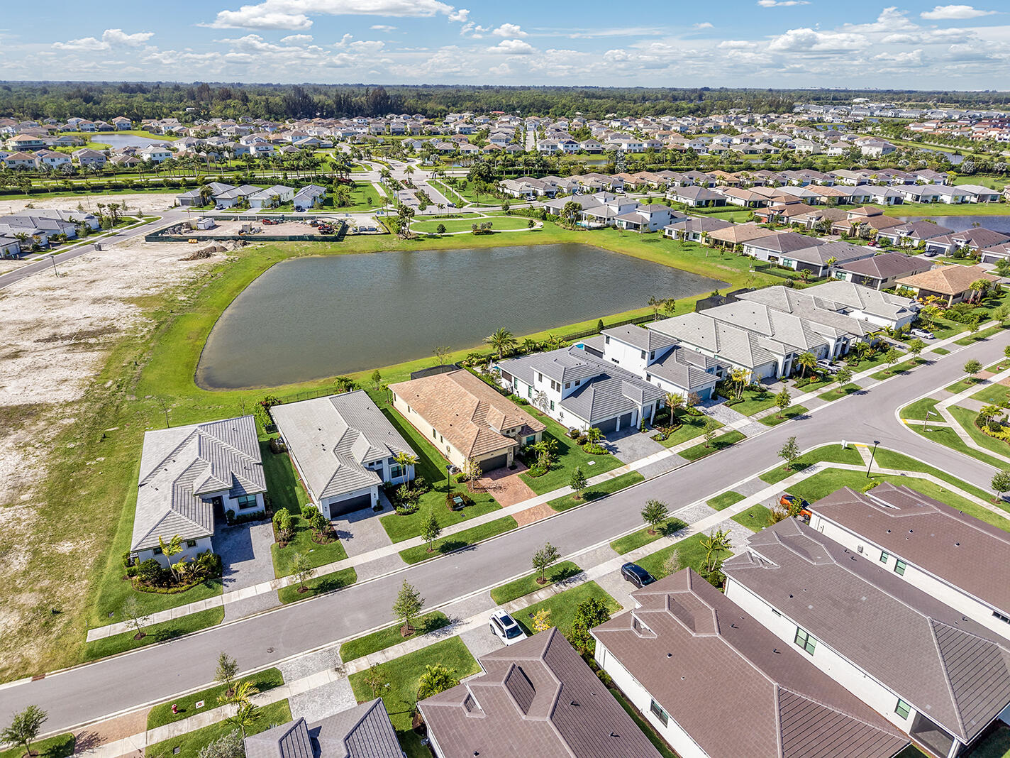 CRESSWIND PALM BEACH PHASE 3 - Residential