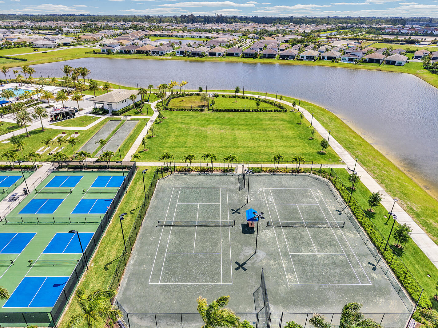 CRESSWIND PALM BEACH PHASE 3 - Residential