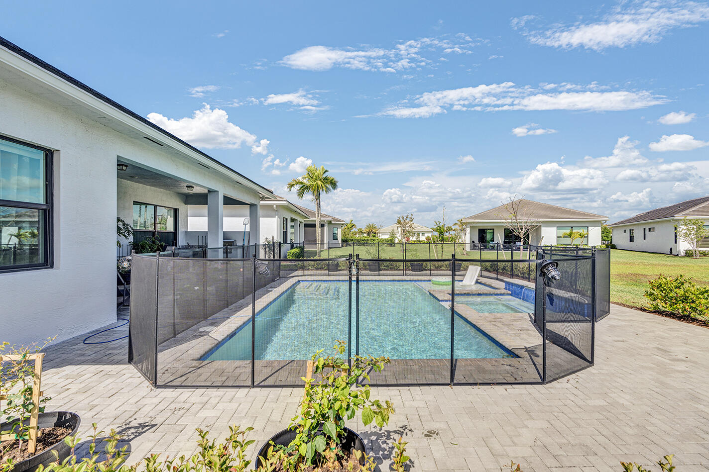 CRESSWIND PALM BEACH PHASE 3 - Residential