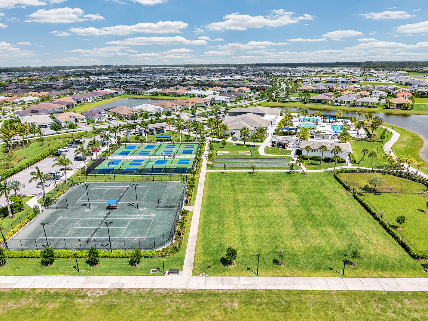 CRESSWIND PALM BEACH PHASE 3 - Residential