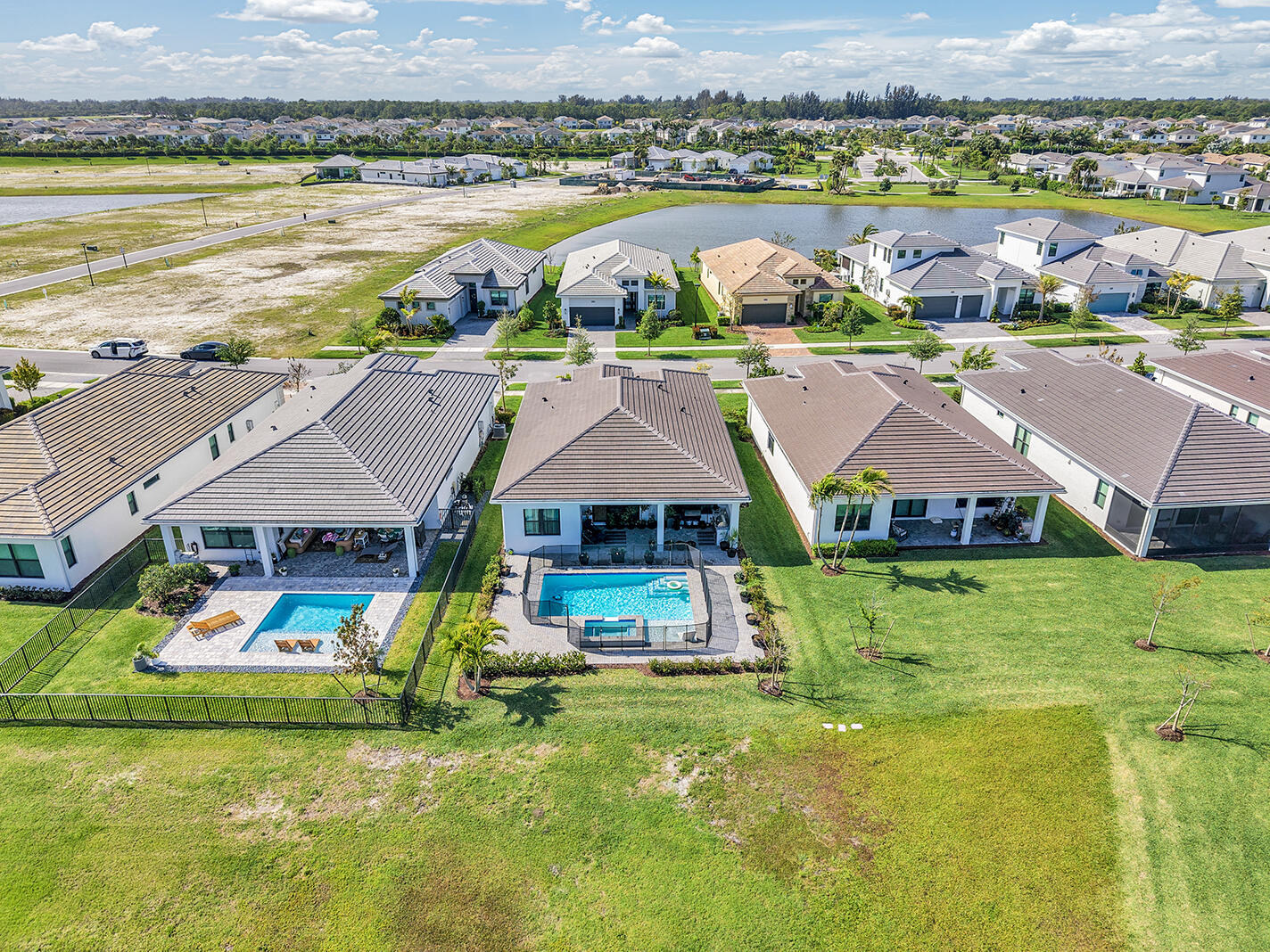 CRESSWIND PALM BEACH PHASE 3 - Residential