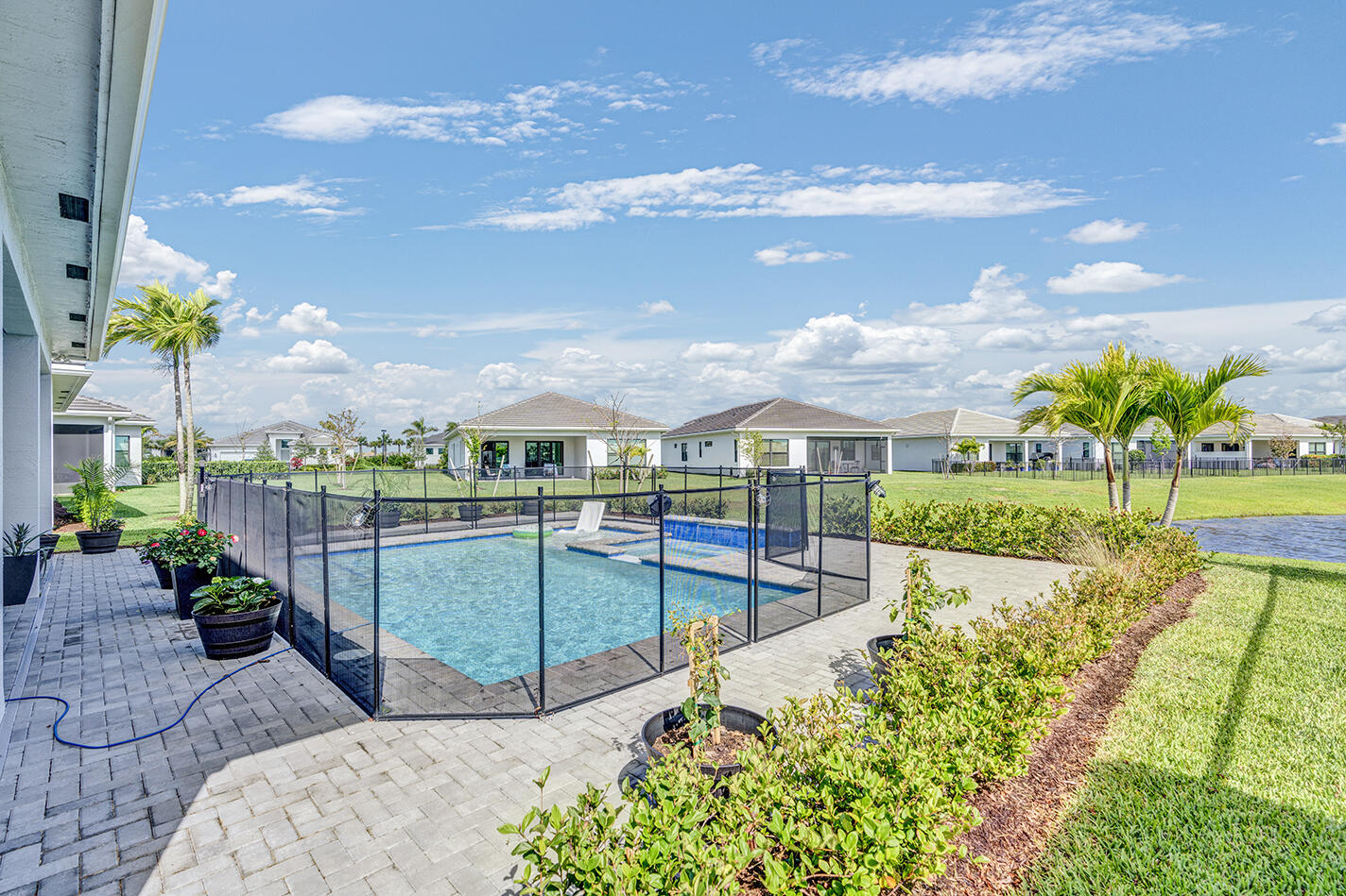 CRESSWIND PALM BEACH PHASE 3 - Residential