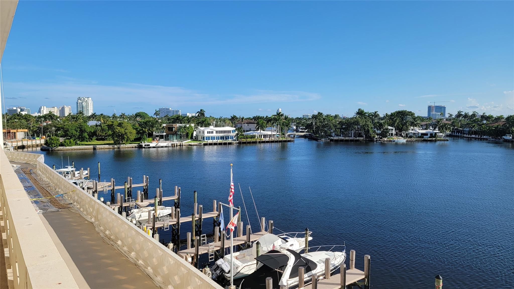 333 Sunset Dr 207