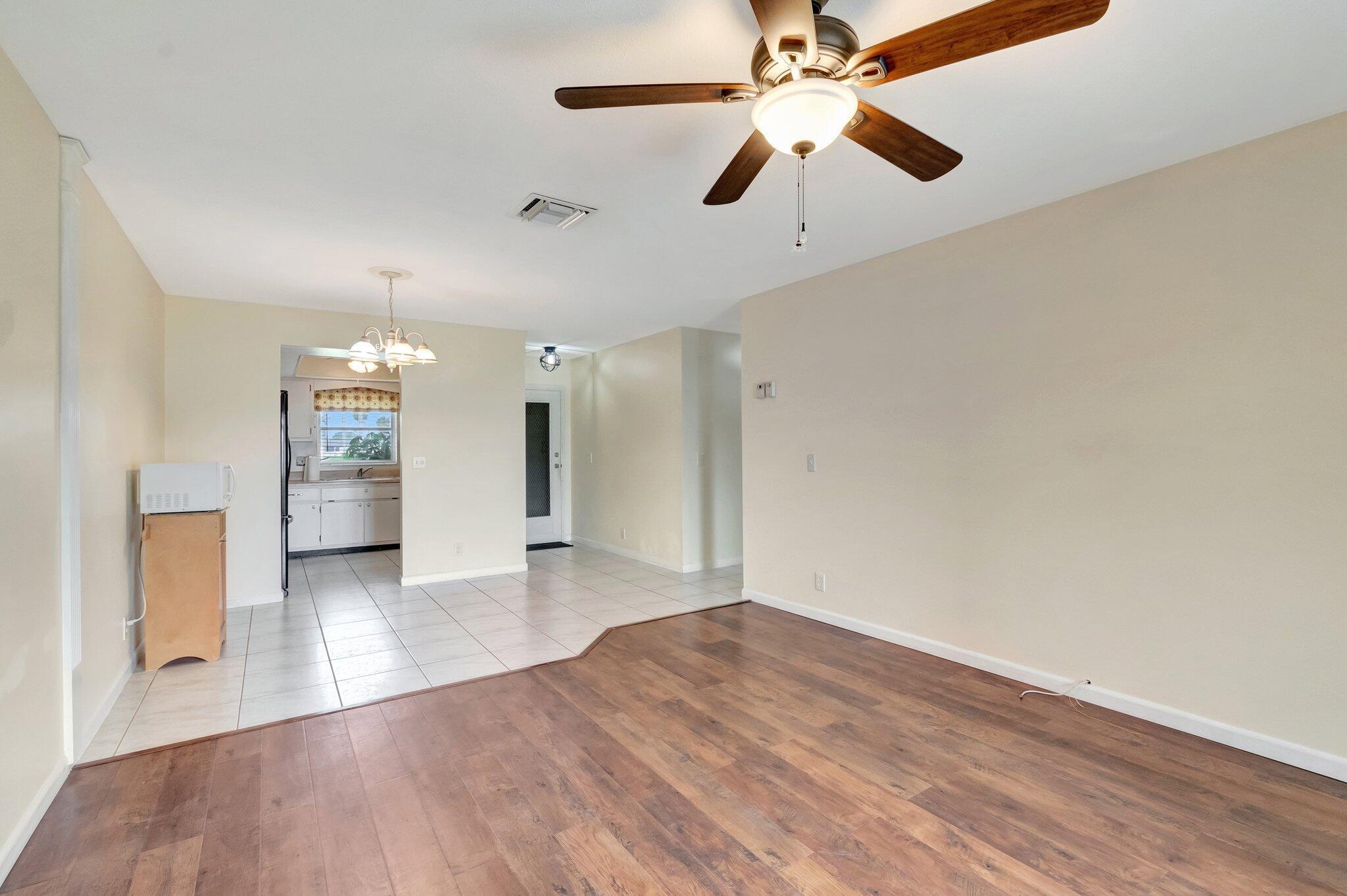 Cresthaven Villas No 2 - Residential