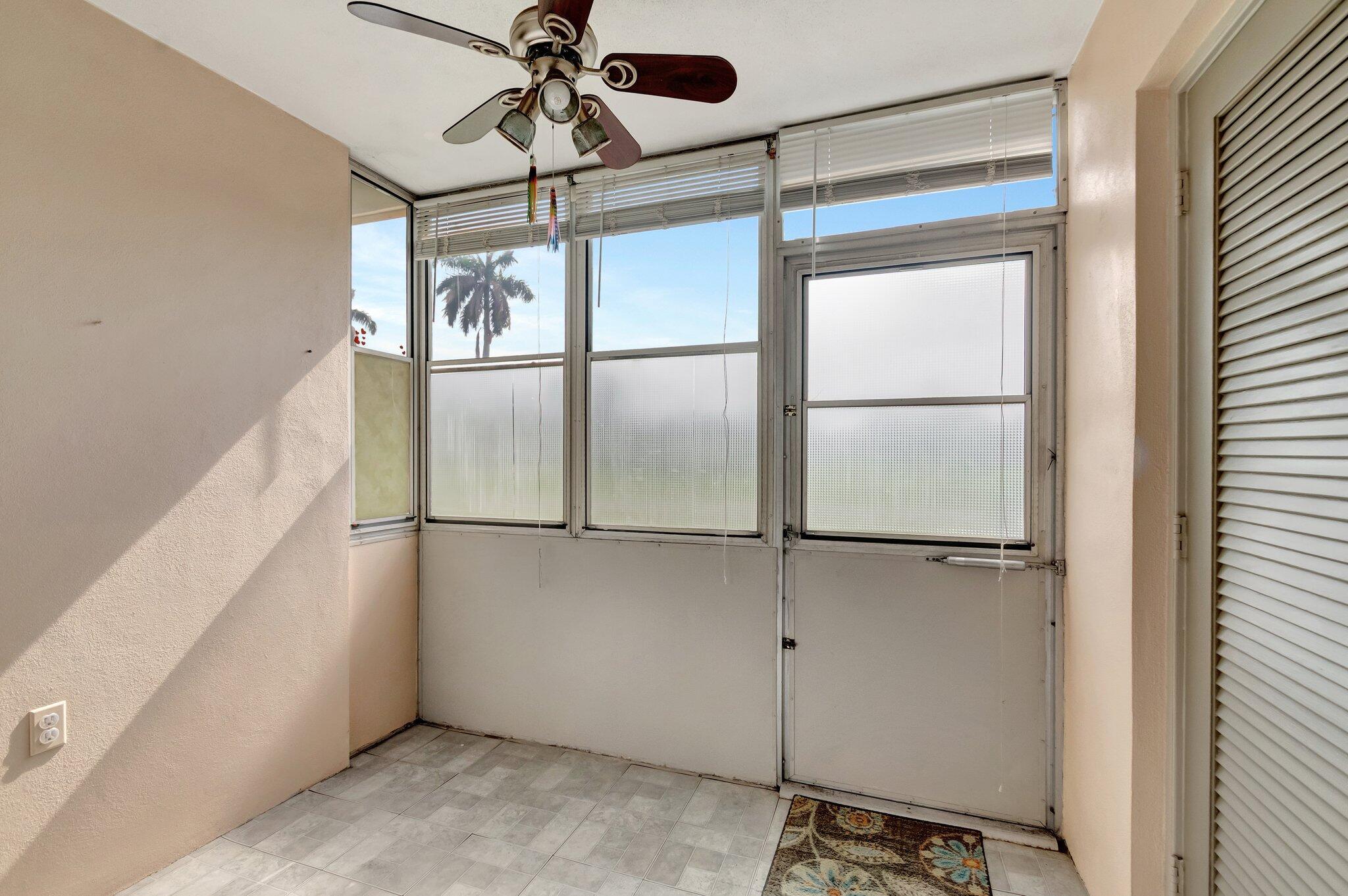 Cresthaven Villas No 2 - Residential