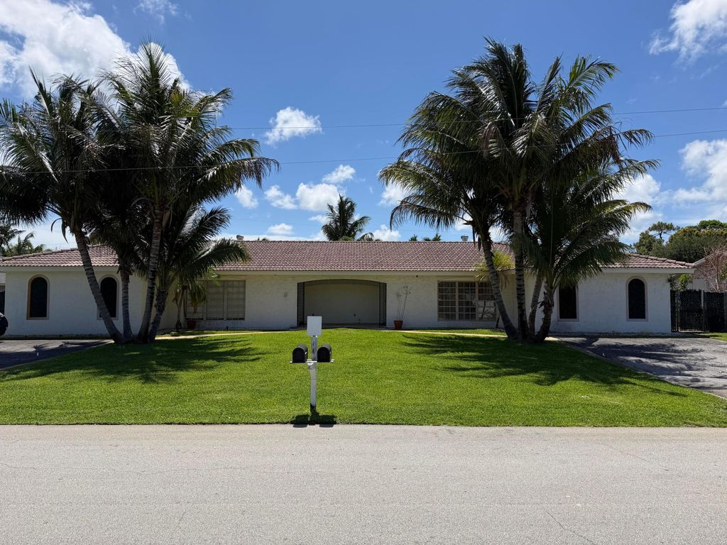 Photo of 499 W Conference Drive, Boca Raton, FL 33486 (MLS # B26036694)
