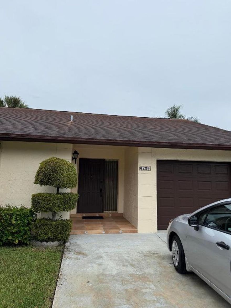 Beautifully maintained home within desirable Buttonwood West community. You will love the comfort of the large living room, dining, and den areas perfect for get togethers. Enjoy updated bathrooms and spacious bedrooms. There is always something to do within the community - enjoy cooling off and relaxing at the pool, or stay active with a round of bocce, pickleball, or tennis.