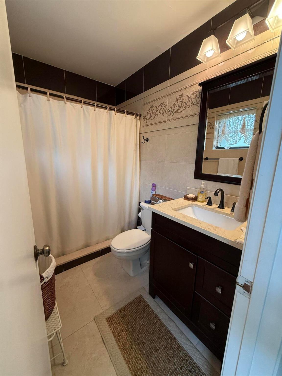 BUTTONWOOD 2 - Residential Lease