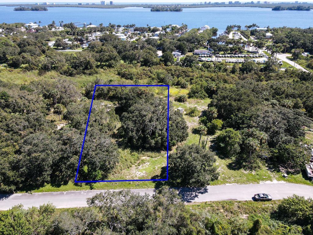 Photo of 4108 Mariner Oaks Way, Fort Pierce, FL 34946 (MLS # B26009392)