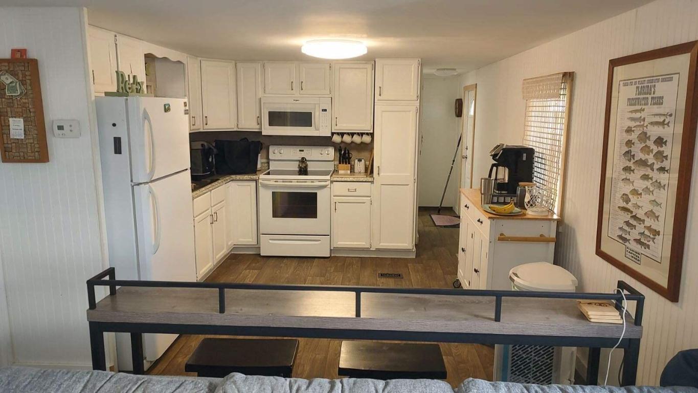 TAYLOR CREEK - Residential Lease