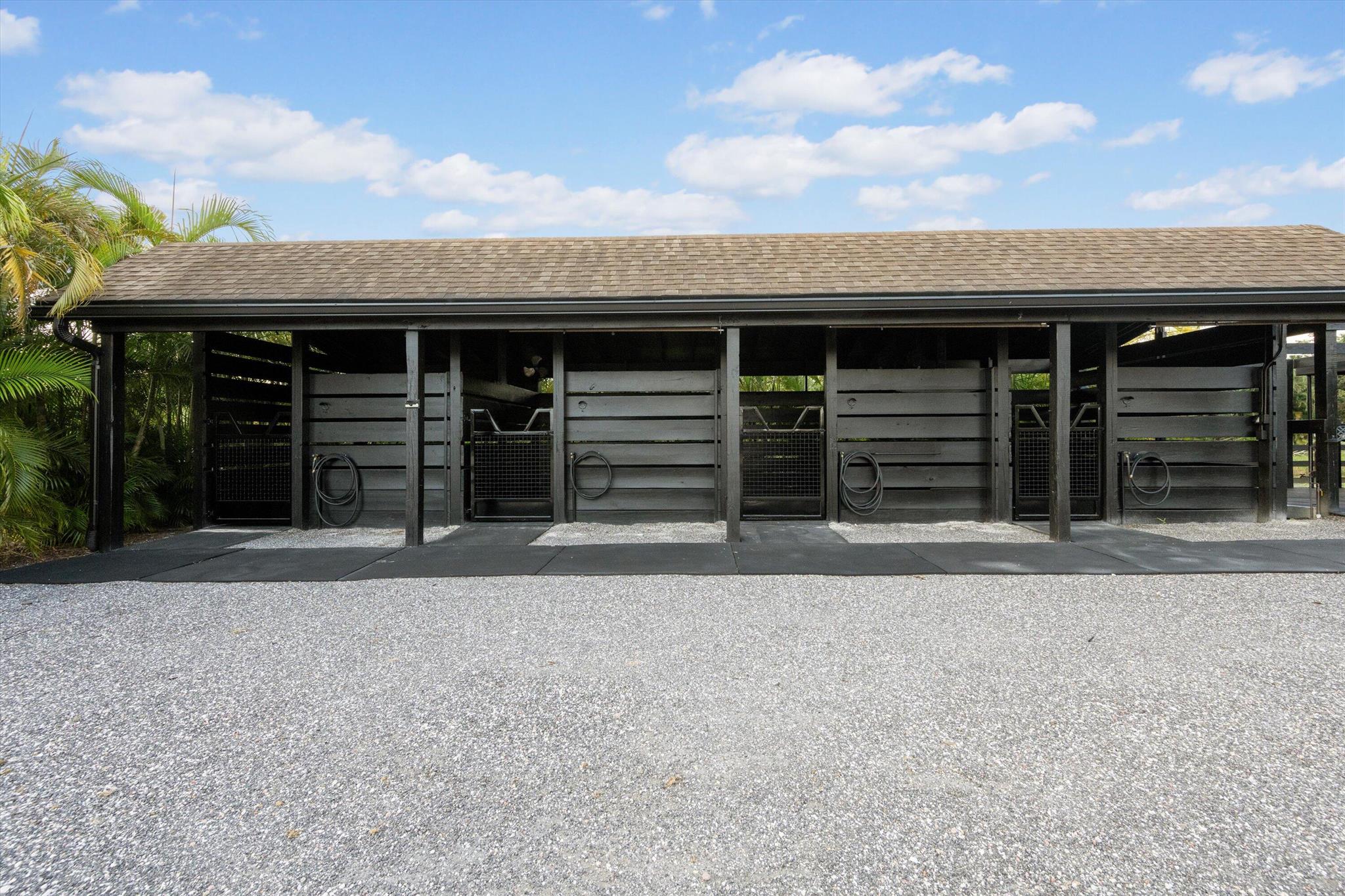 SADDLE TRAIL PARK OF WELL - Residential