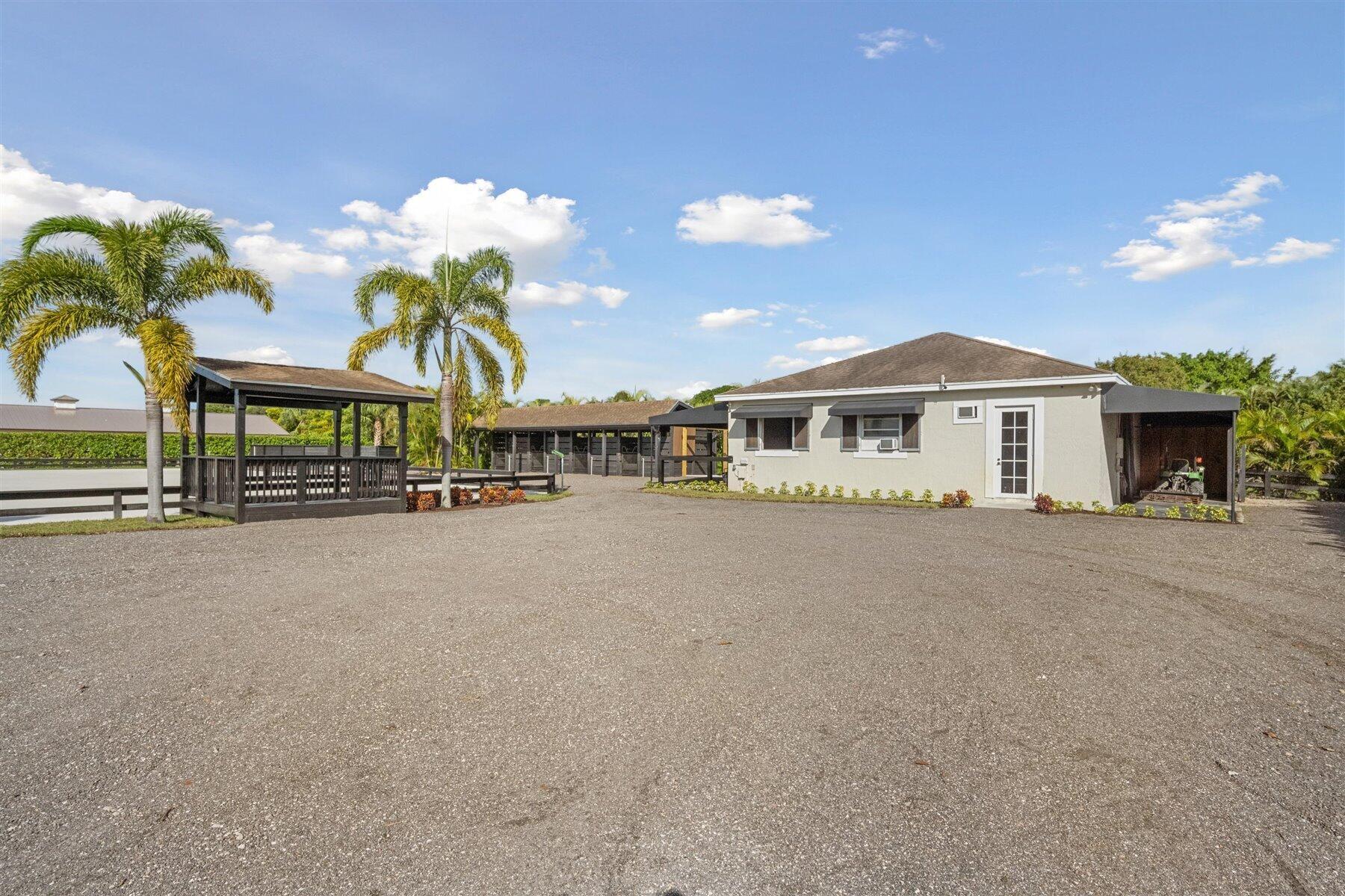 SADDLE TRAIL PARK OF WELL - Residential