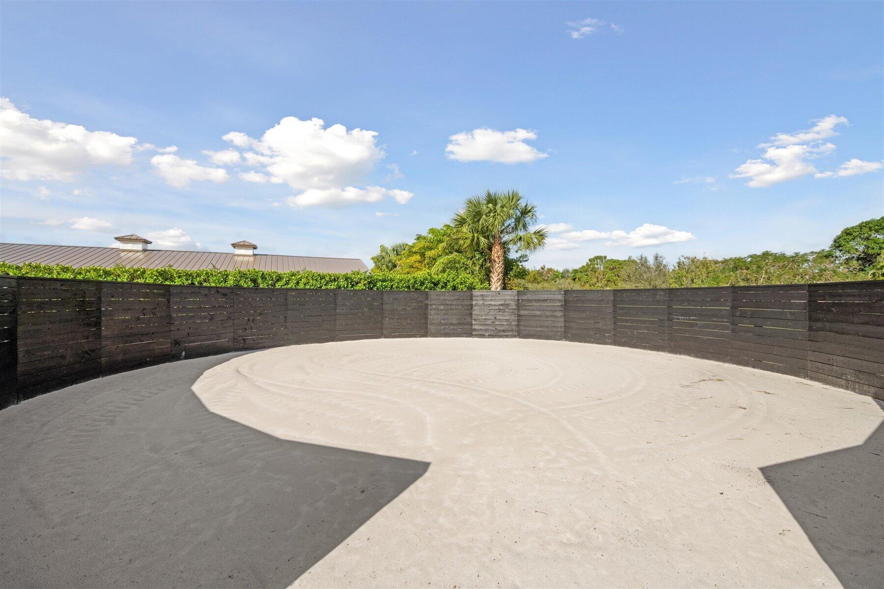 SADDLE TRAIL PARK OF WELL - Residential