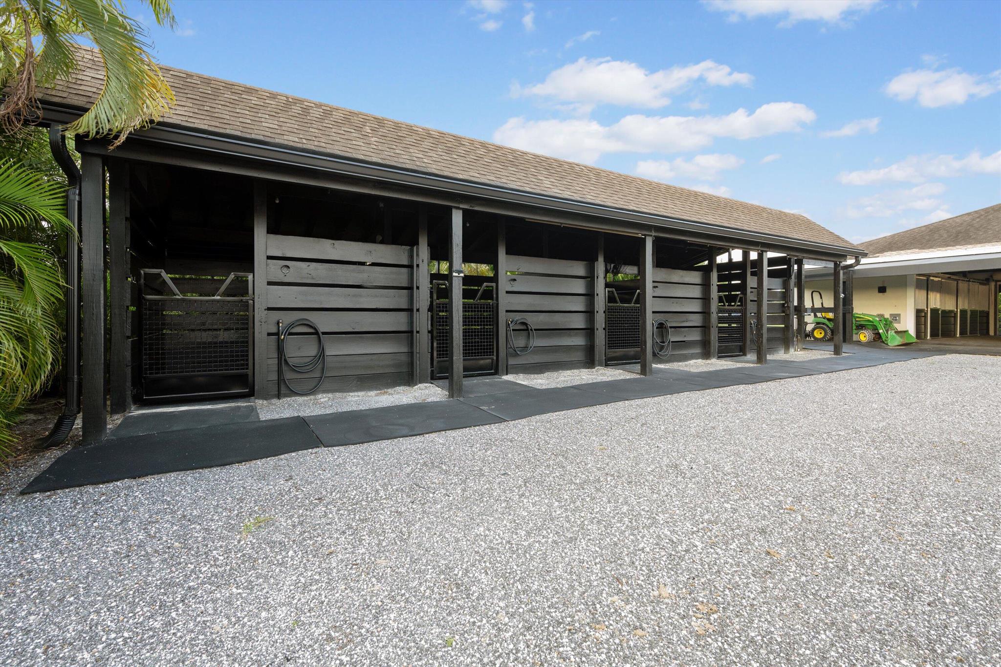 SADDLE TRAIL PARK OF WELL - Residential