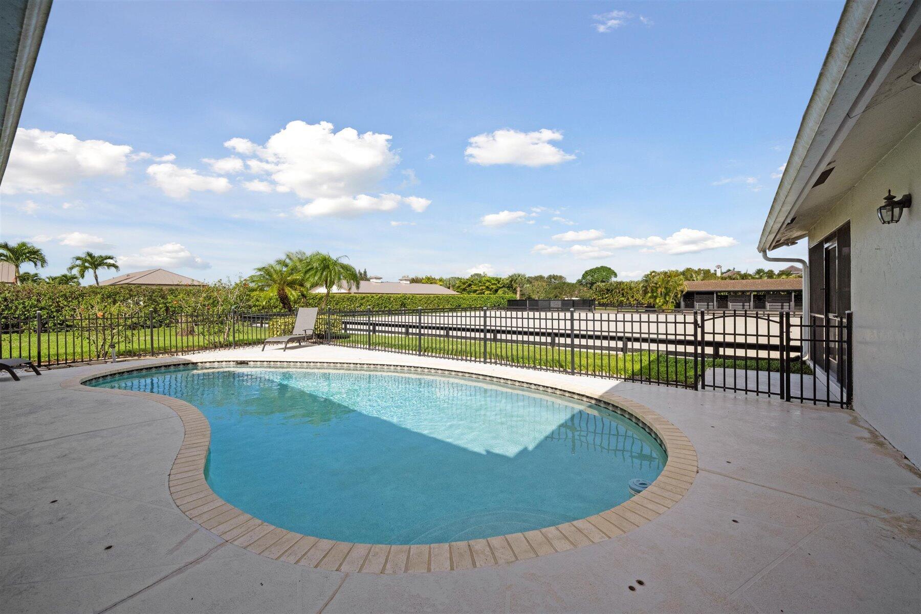 SADDLE TRAIL PARK OF WELL - Residential