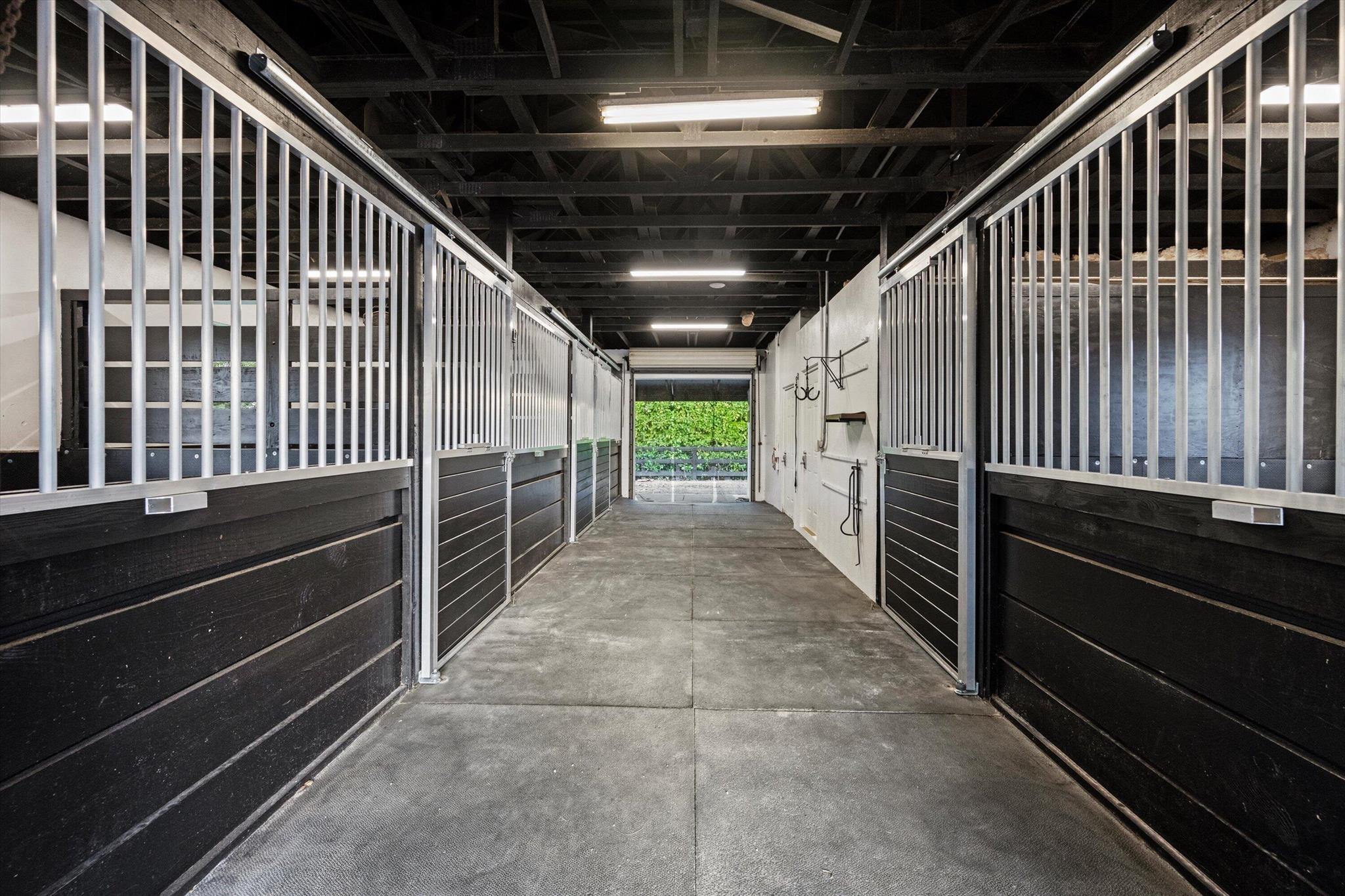 SADDLE TRAIL PARK OF WELL - Residential