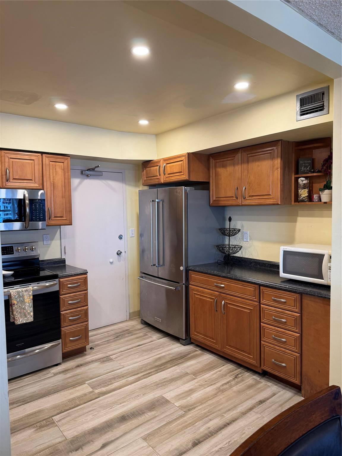 Riviera Condo - Residential Lease