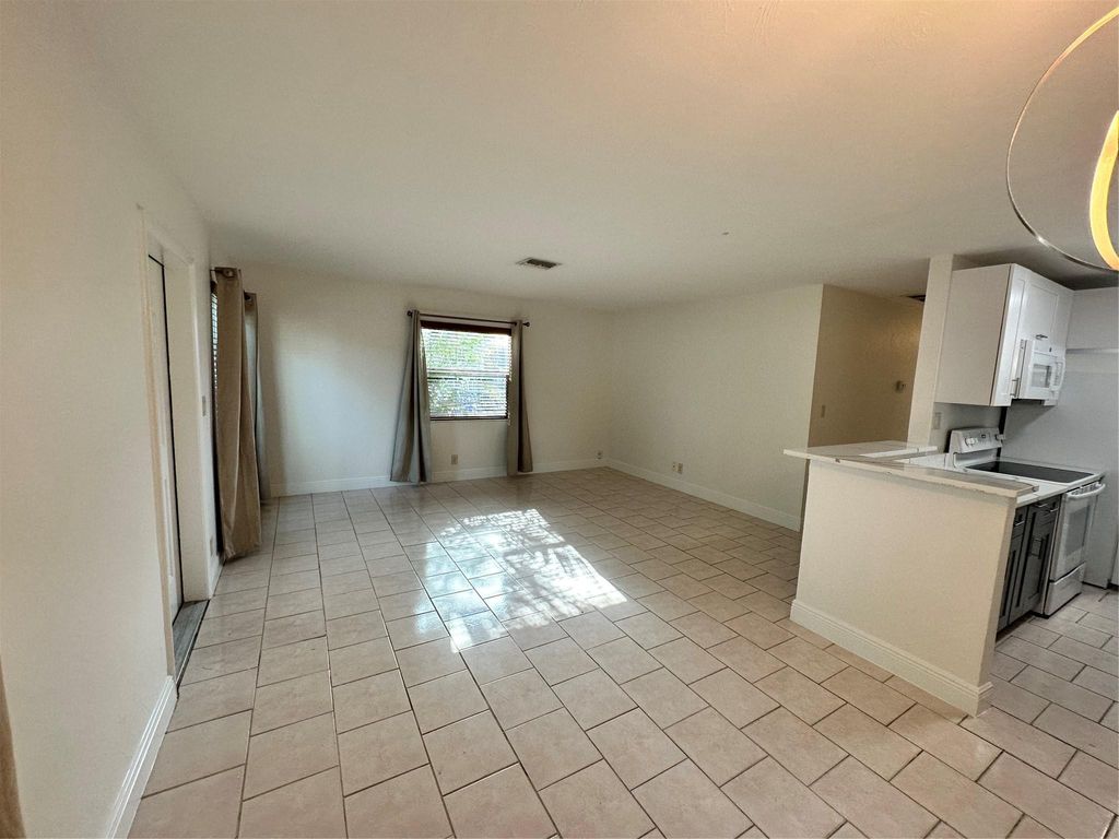 Photo of 811 SW 14th Street, Fort Lauderdale, FL 33315 (MLS # F10519766)