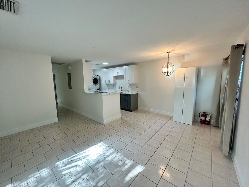 Photo of 811 SW 14th Street, Fort Lauderdale, FL 33315 (MLS # F10519766)