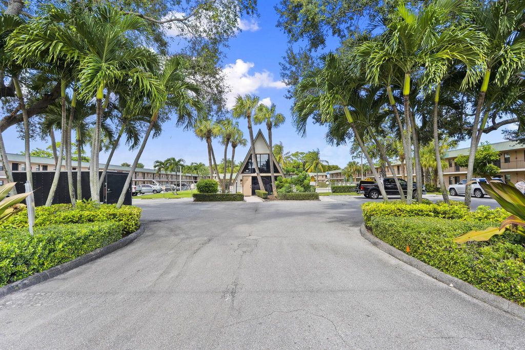 Photo of 1001 SE Monterey Road, Stuart, FL (MLS # R11143437)