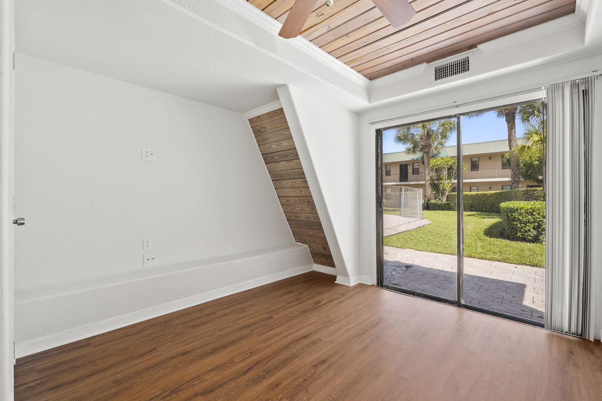 SIERRA CONDO APARTMENTS - Commercial Sale