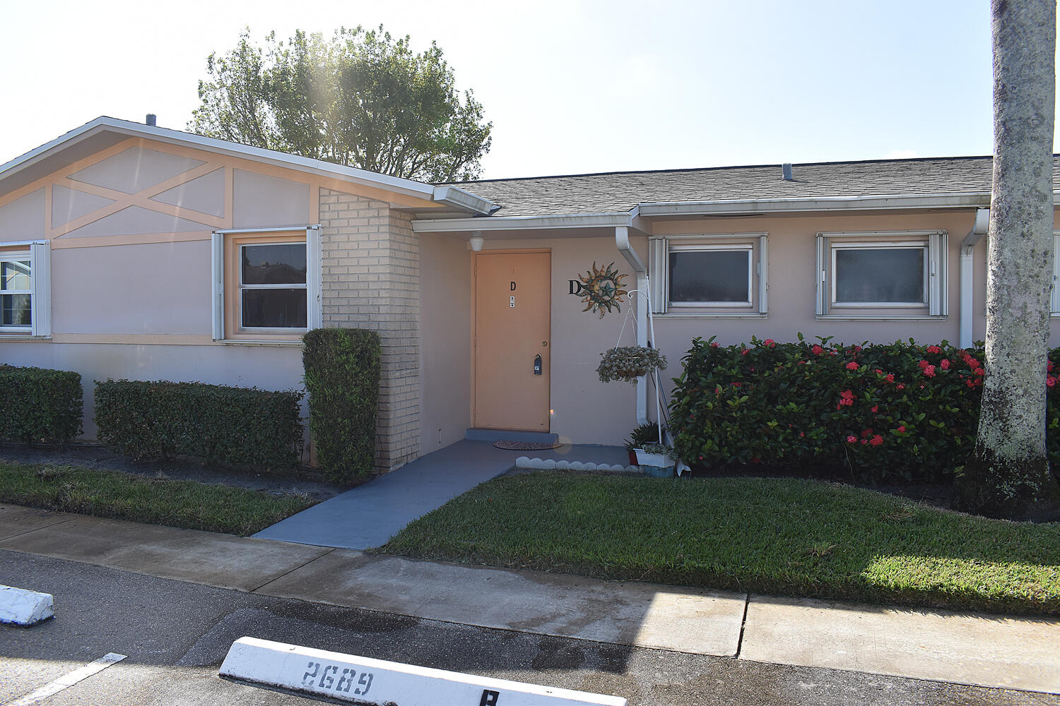 2689 Dudley Drive W D