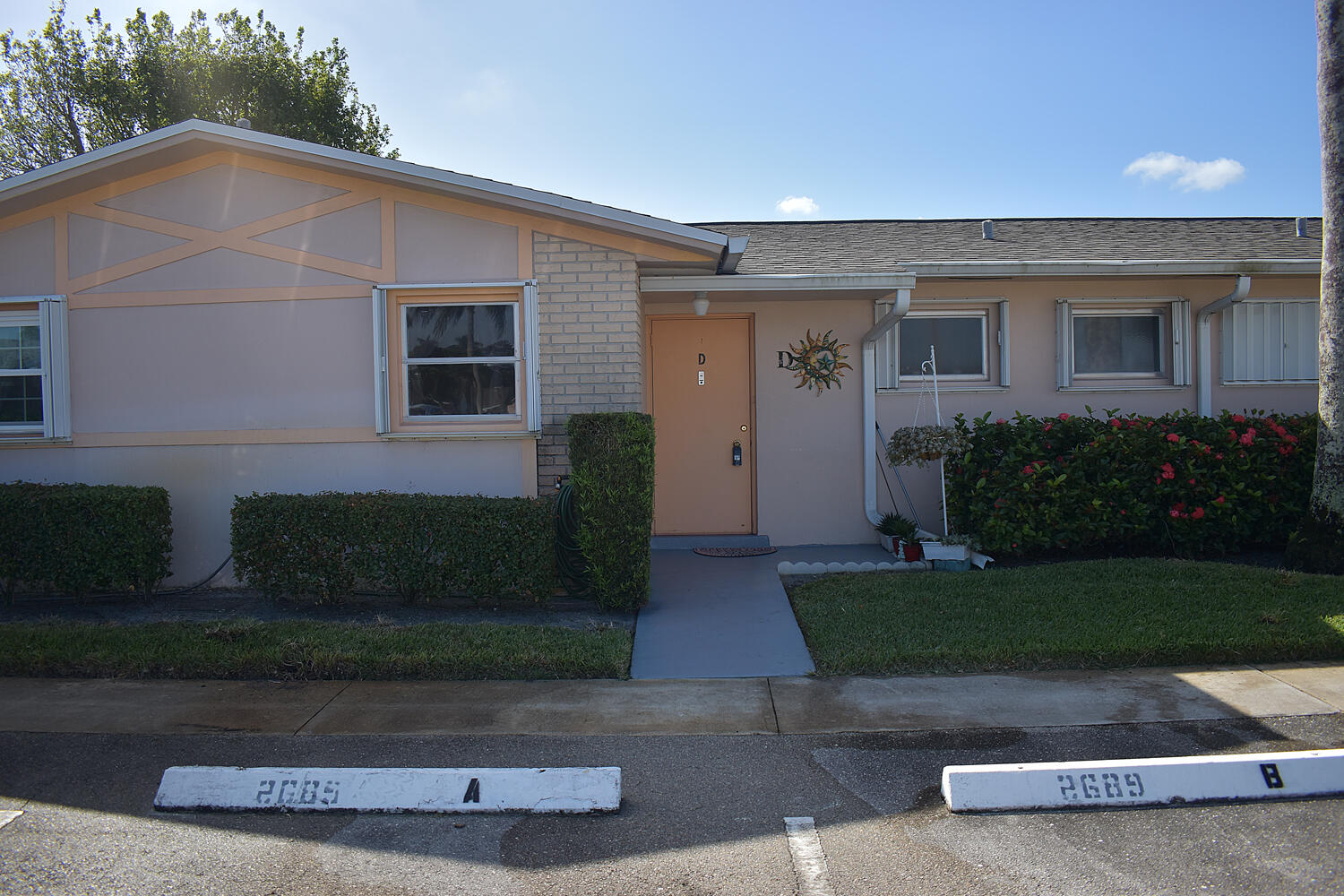 2689 Dudley Drive W D