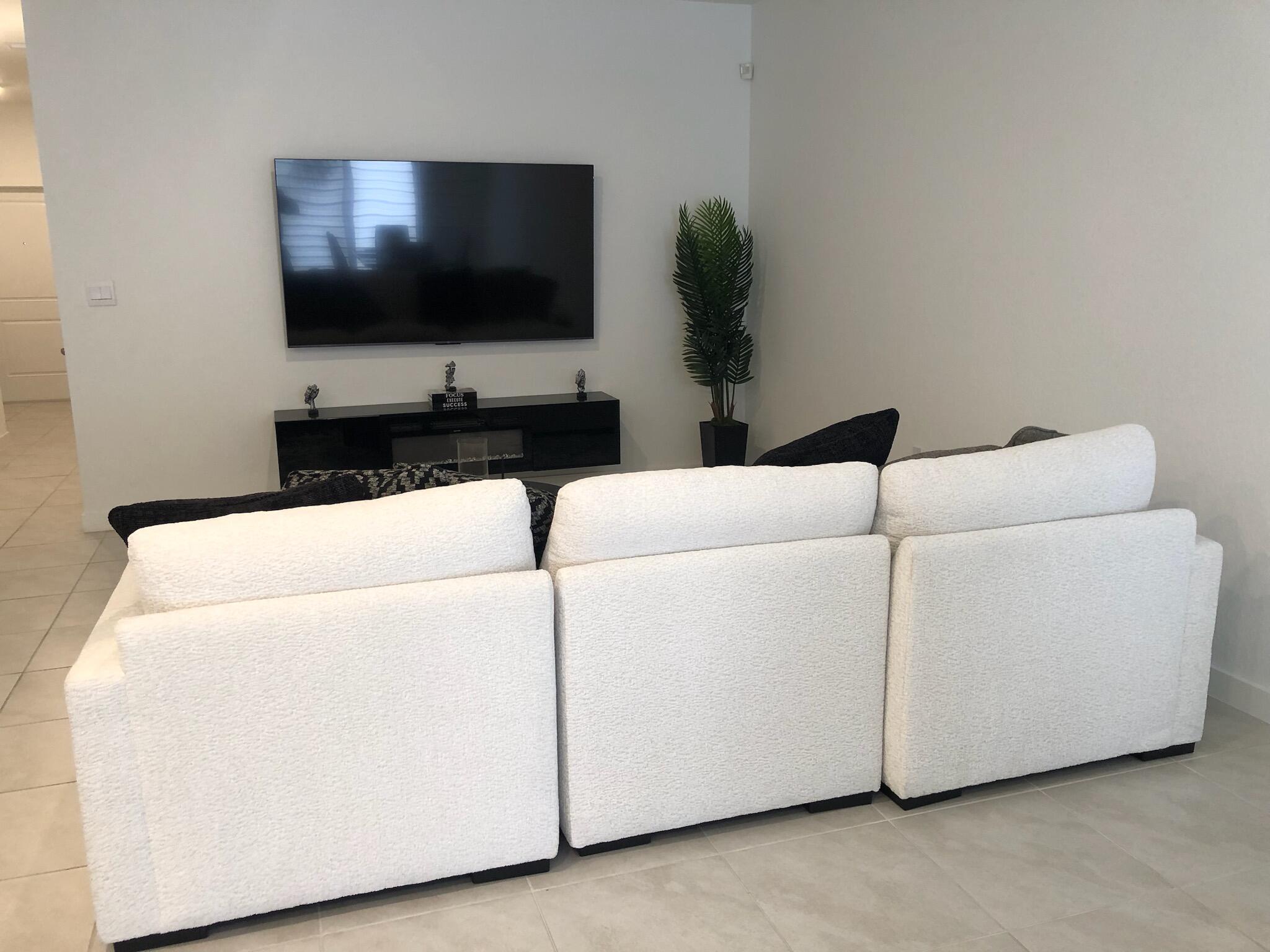 939 NW 3rd Terrace