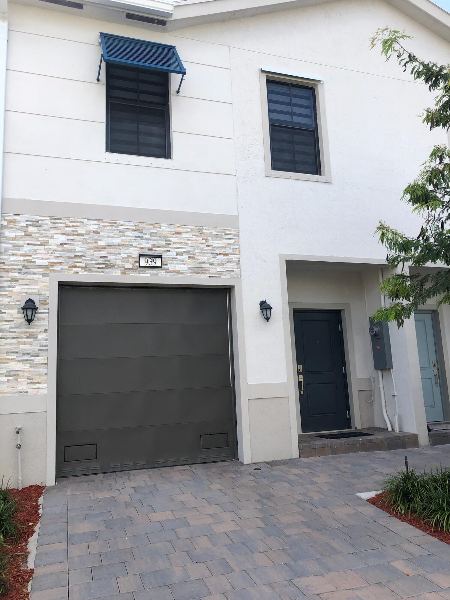 939 NW 3rd Terrace