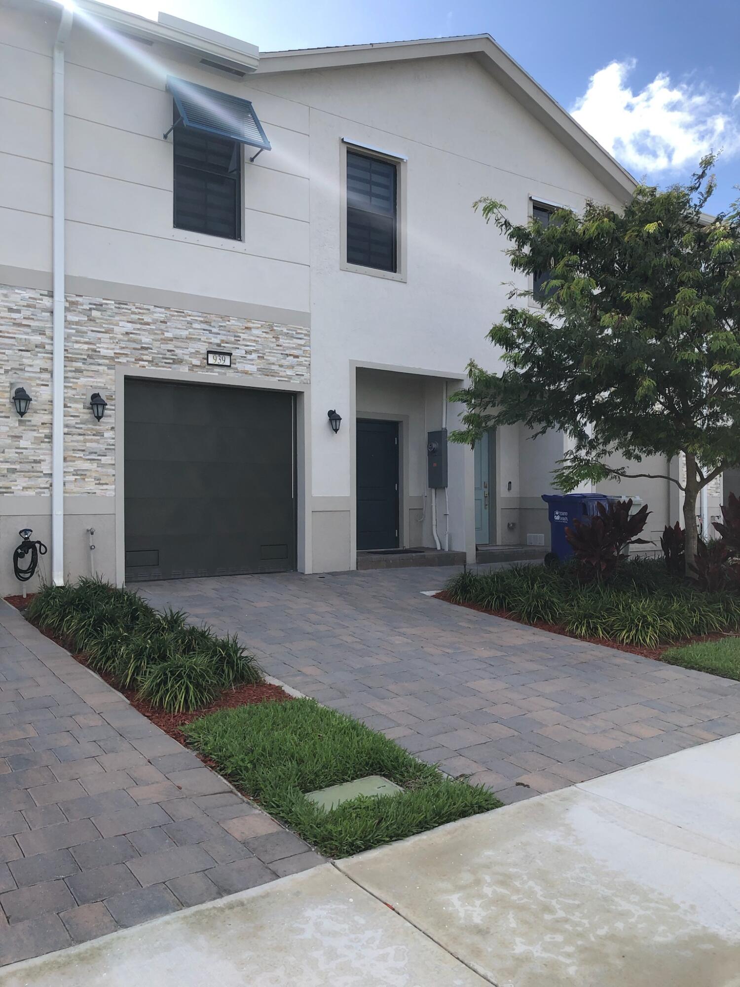 939 NW 3rd Terrace