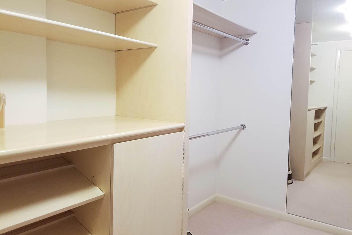 TWENTY ONE HUNDRED CONDO - Residential