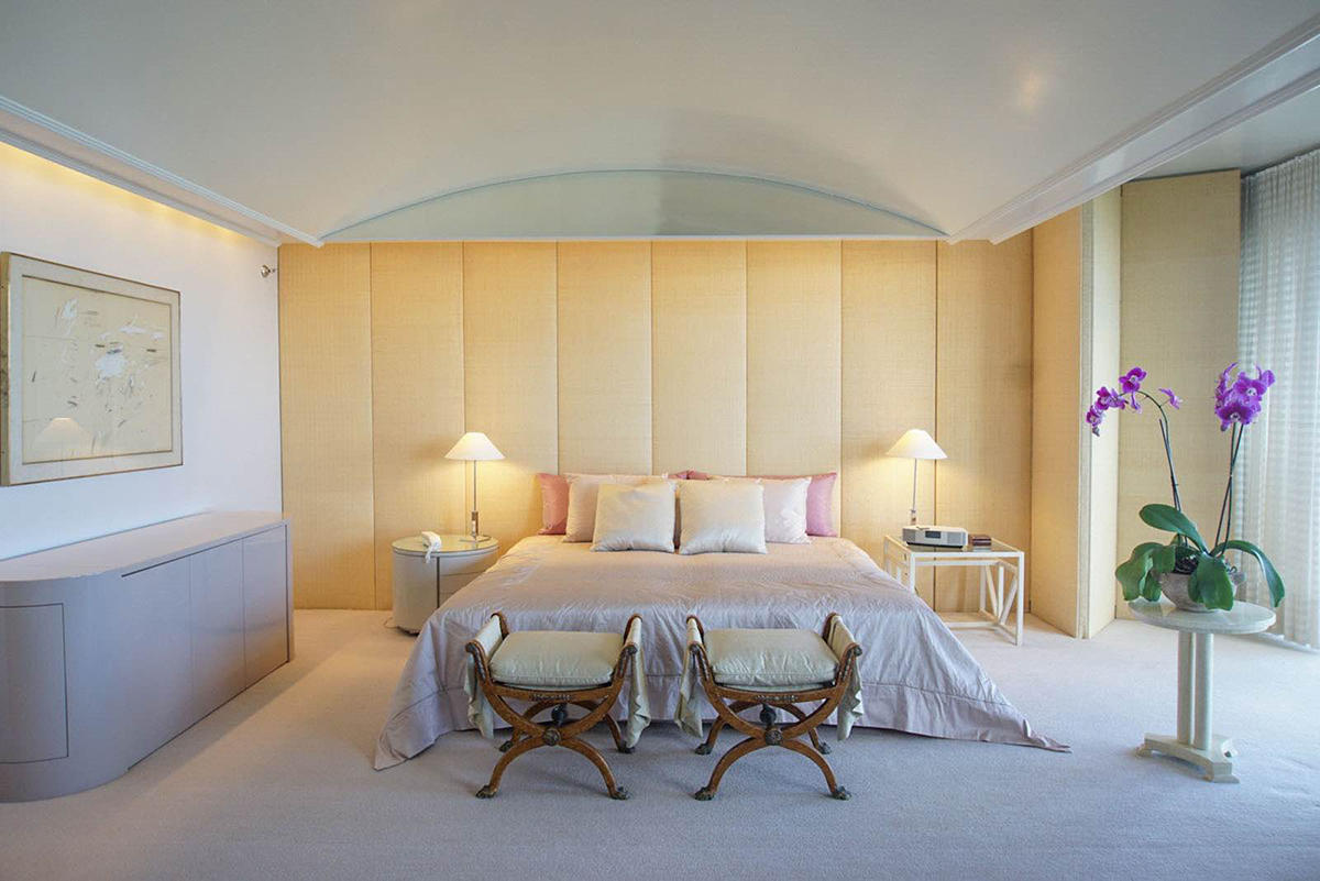 TWENTY ONE HUNDRED CONDO - Residential