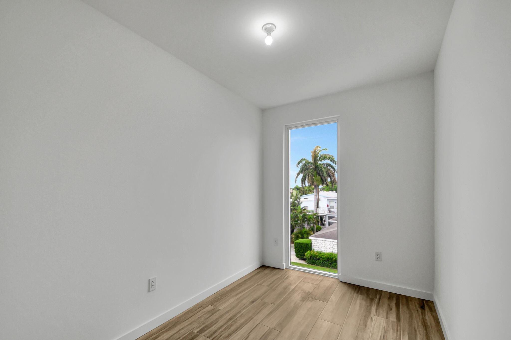 ALORA LUXURY CONDO ASSOCI - Residential