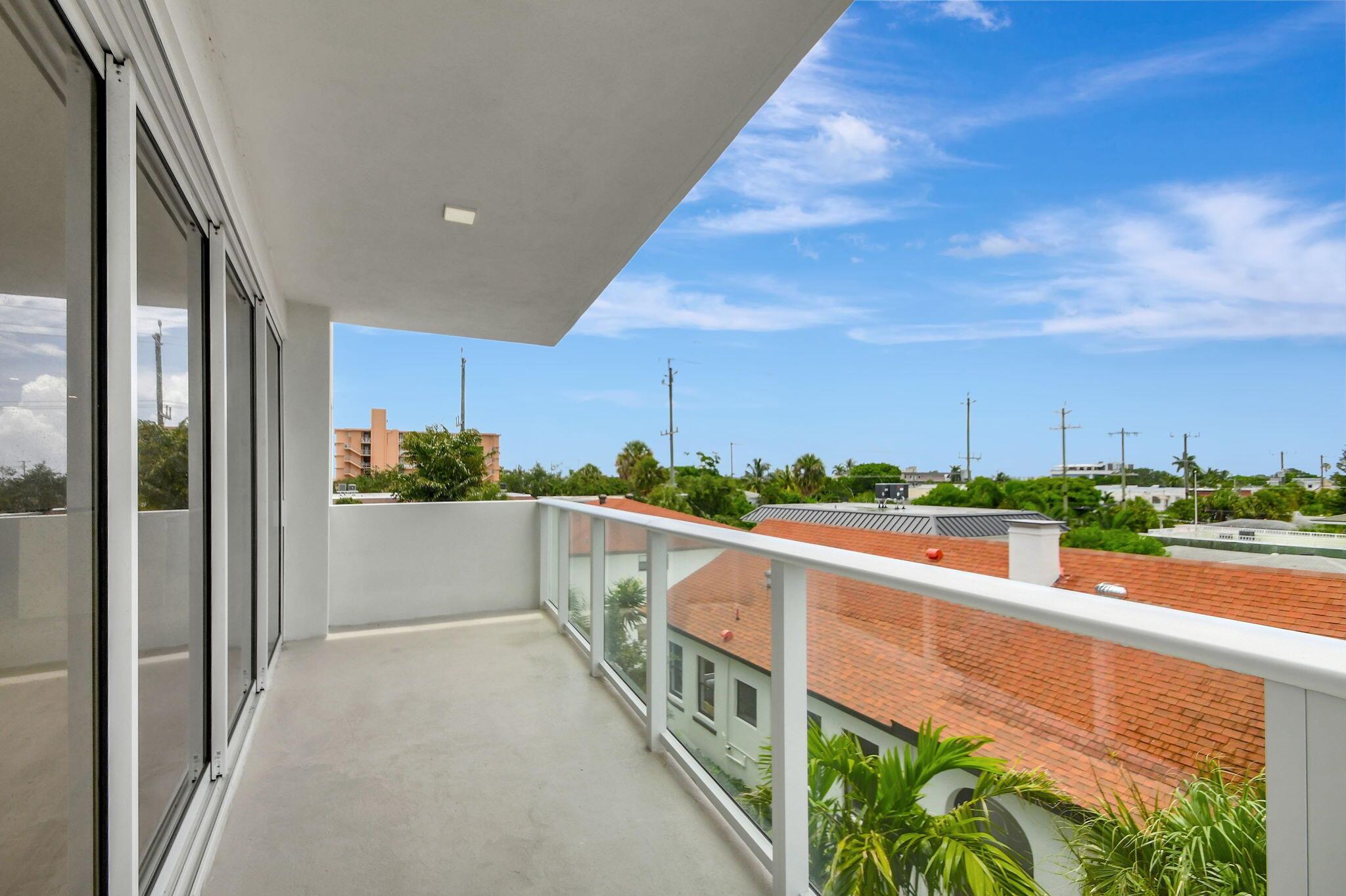 ALORA LUXURY CONDO ASSOCI - Residential
