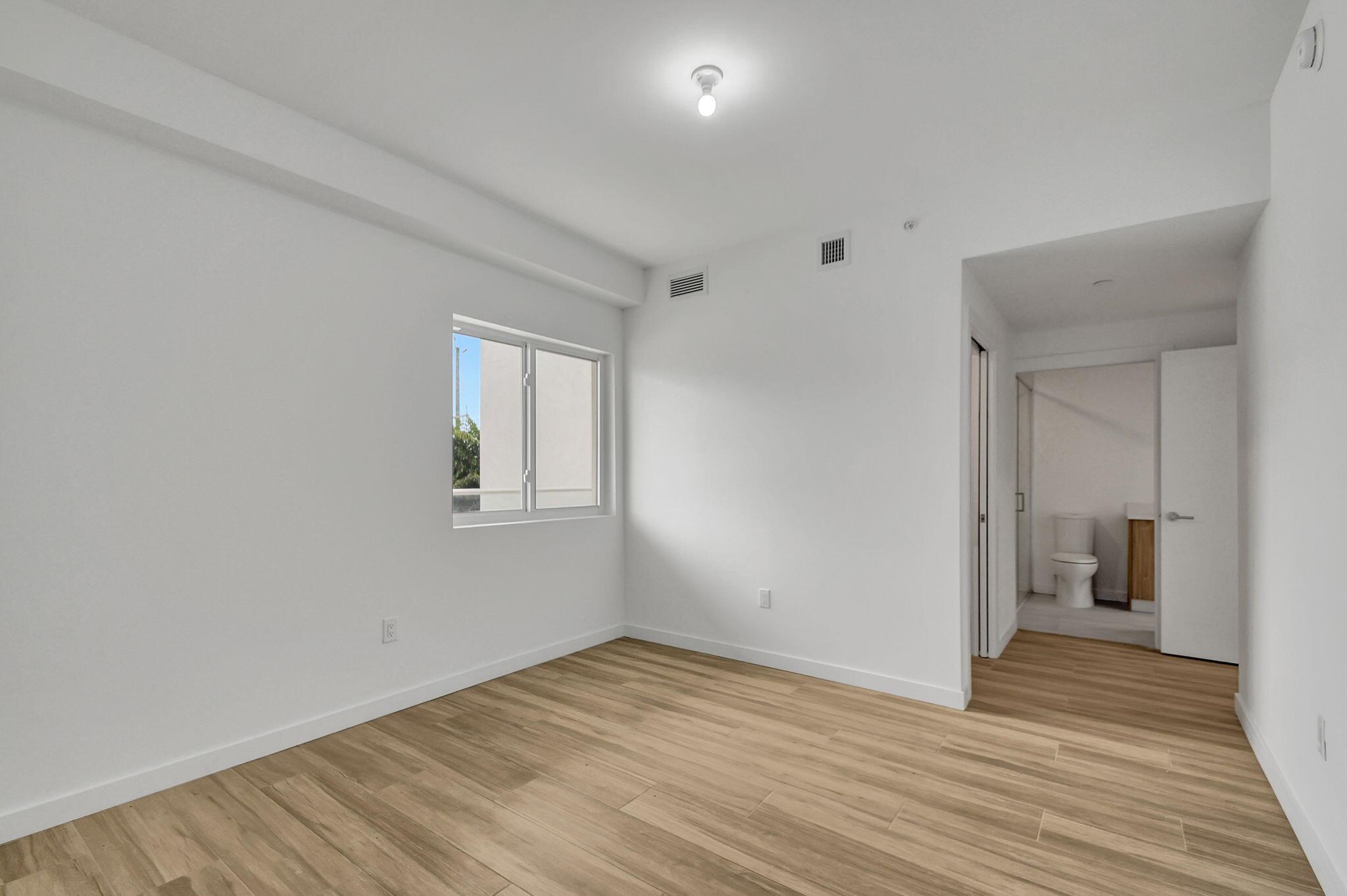 ALORA LUXURY CONDO ASSOCI - Residential
