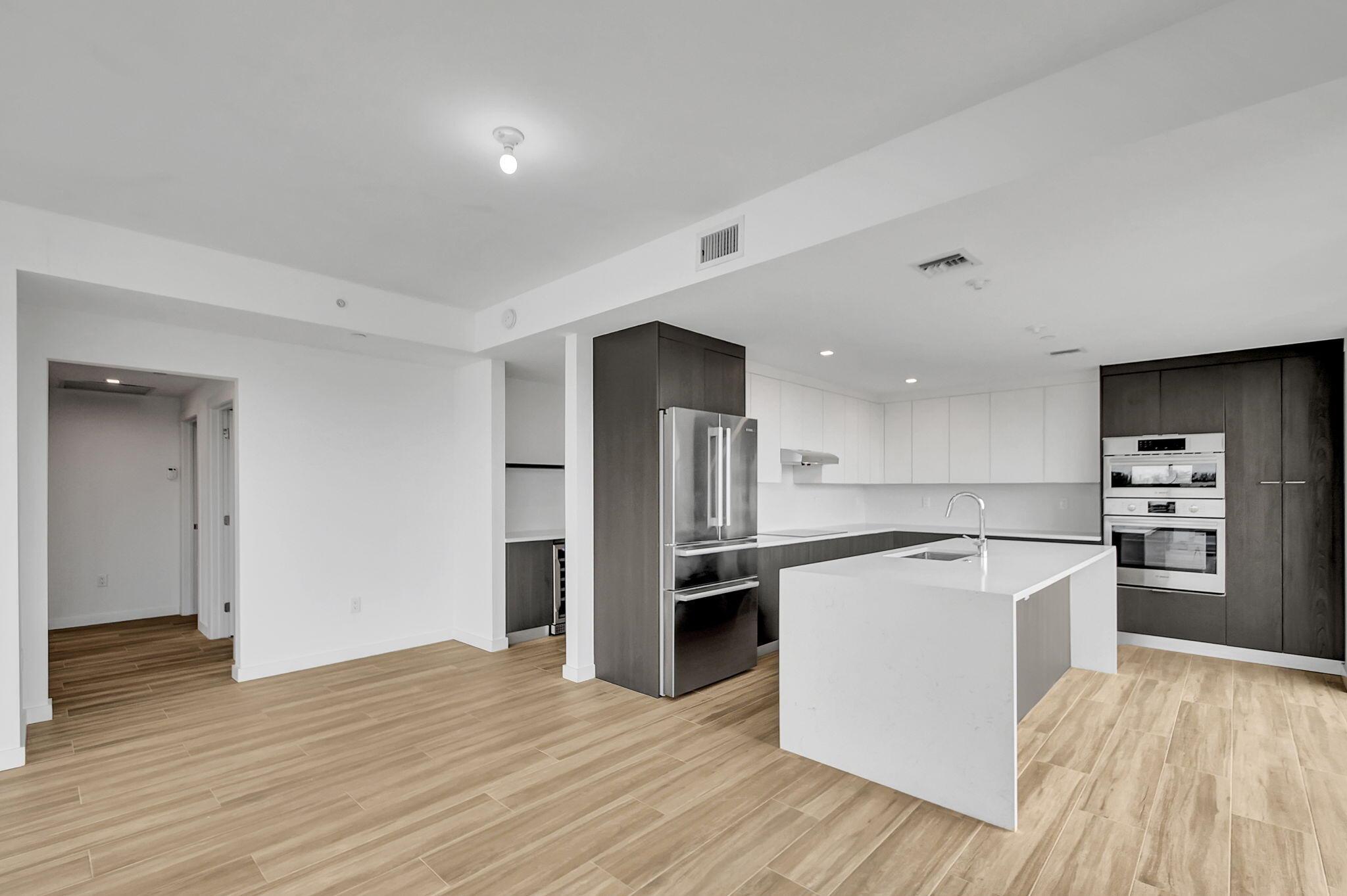 ALORA LUXURY CONDO ASSOCI - Residential