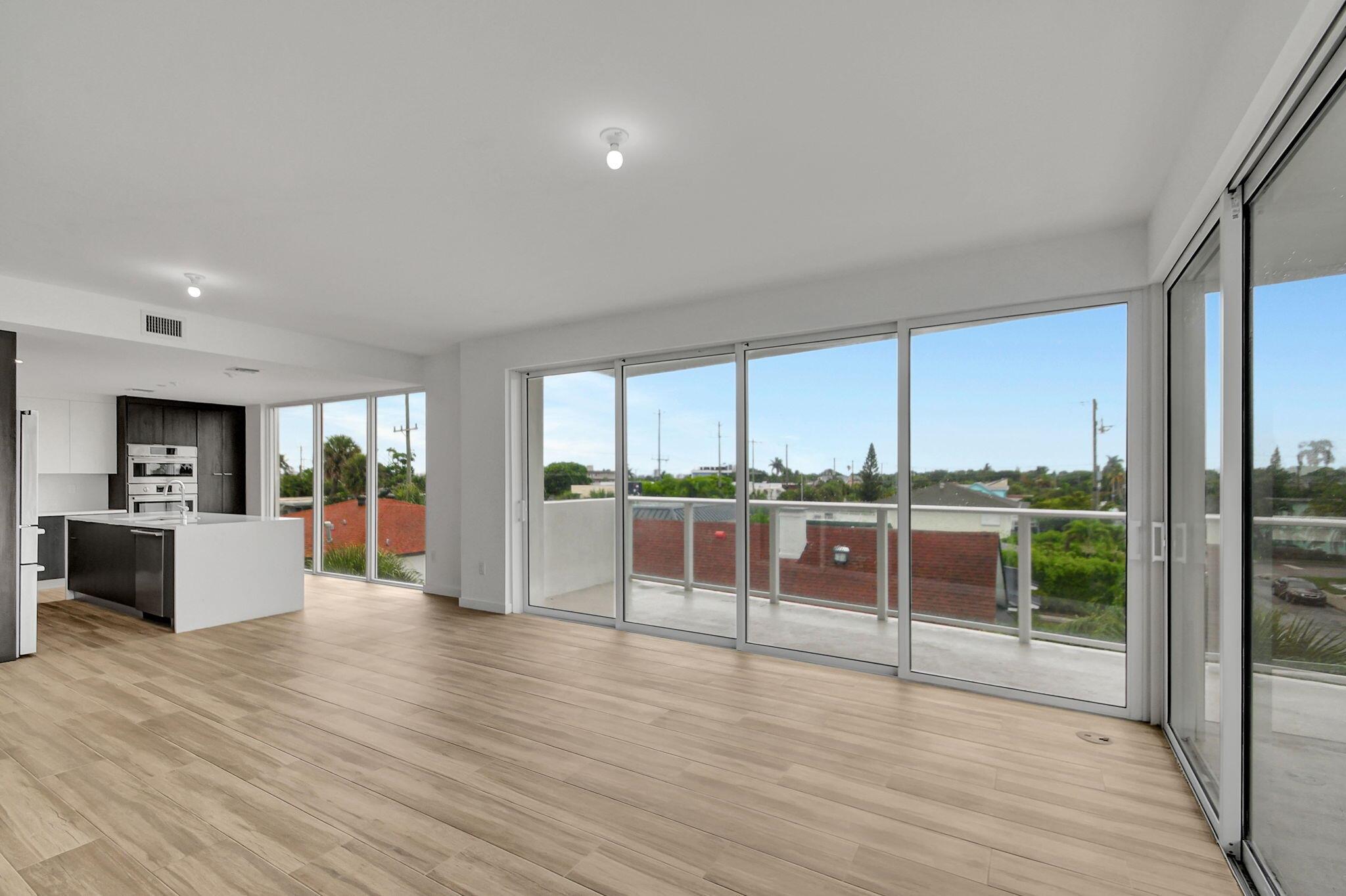 ALORA LUXURY CONDO ASSOCI - Residential