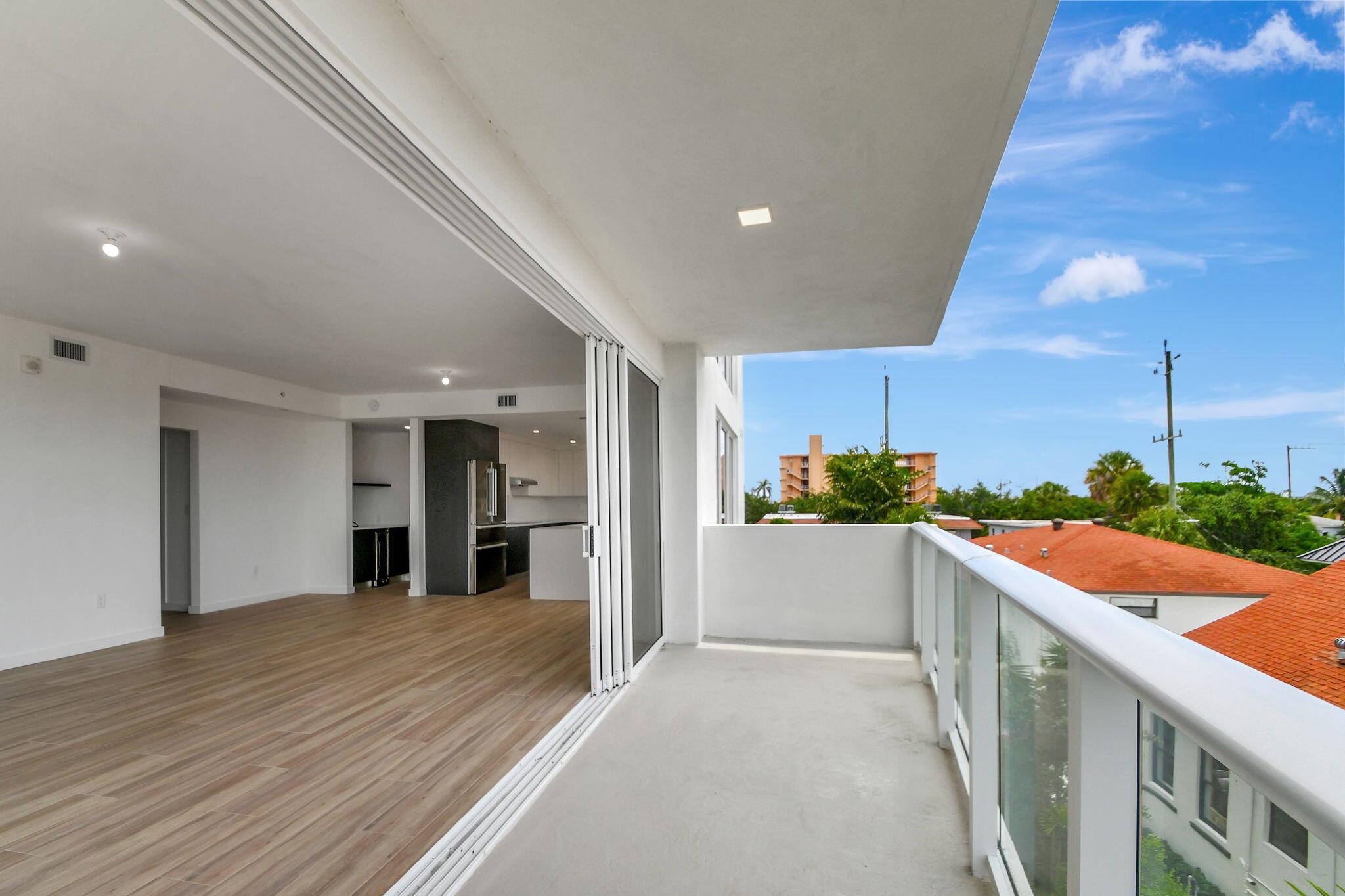 ALORA LUXURY CONDO ASSOCI - Residential