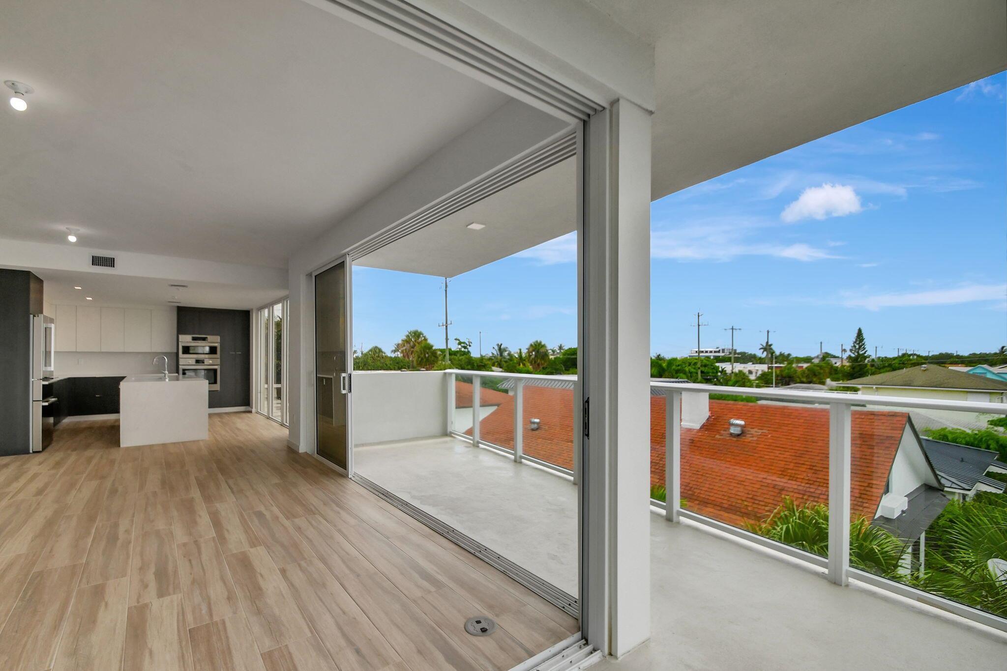 ALORA LUXURY CONDO ASSOCI - Residential